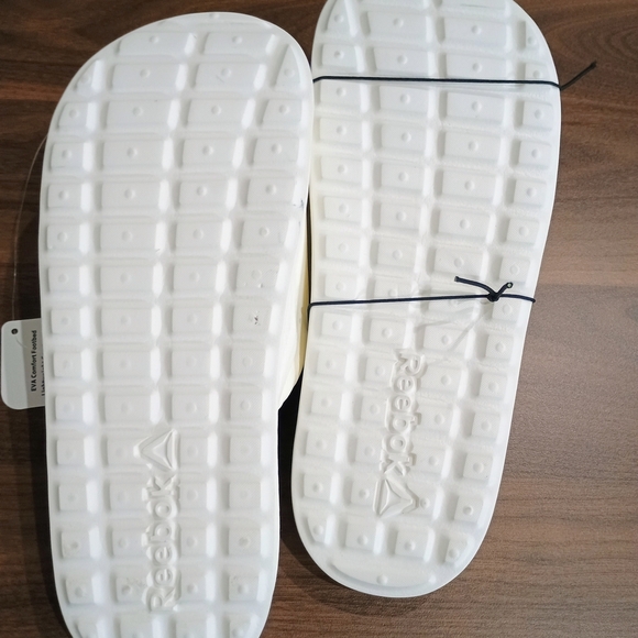 Reebok Women's Cream and Pink Slides - Picture 5 of 5